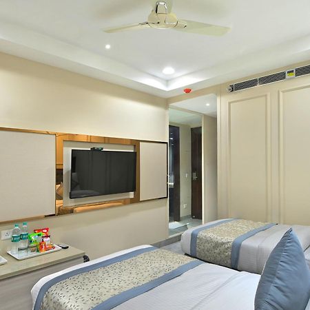 Hotel Sapphire House - 3 Mins Walk From Metro And 5 Mins From Rail Station 新德里 外观 照片