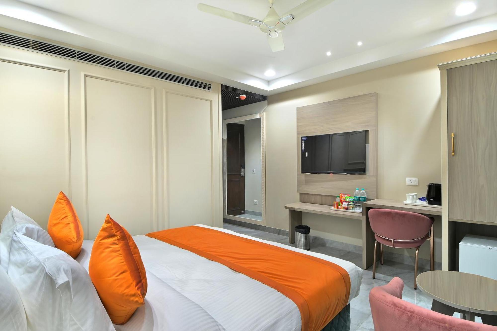 Hotel Sapphire House - 3 Mins Walk From Metro And 5 Mins From Rail Station 新德里 外观 照片