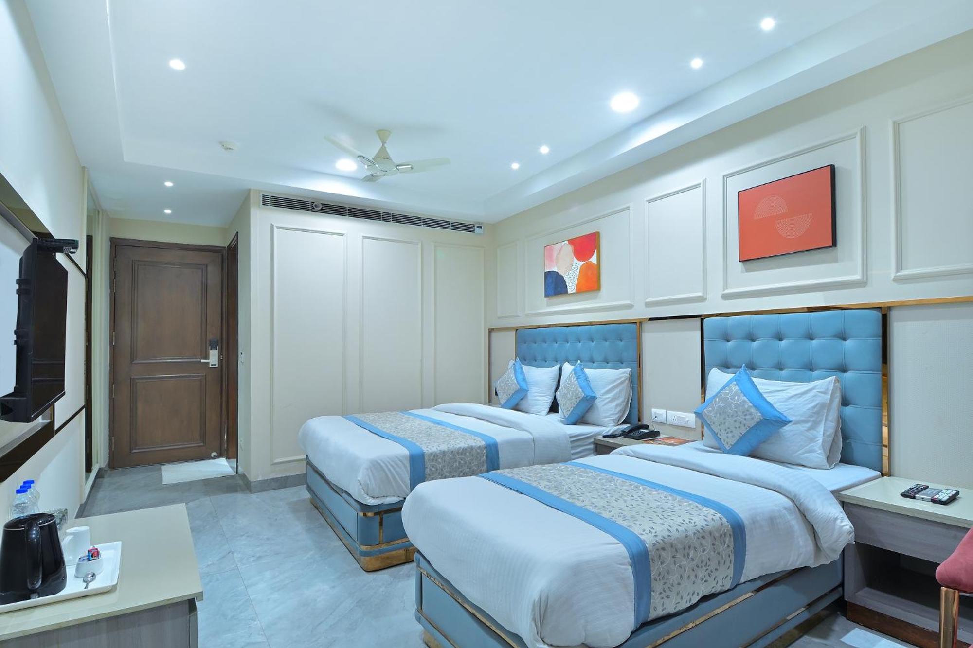 Hotel Sapphire House - 3 Mins Walk From Metro And 5 Mins From Rail Station 新德里 外观 照片