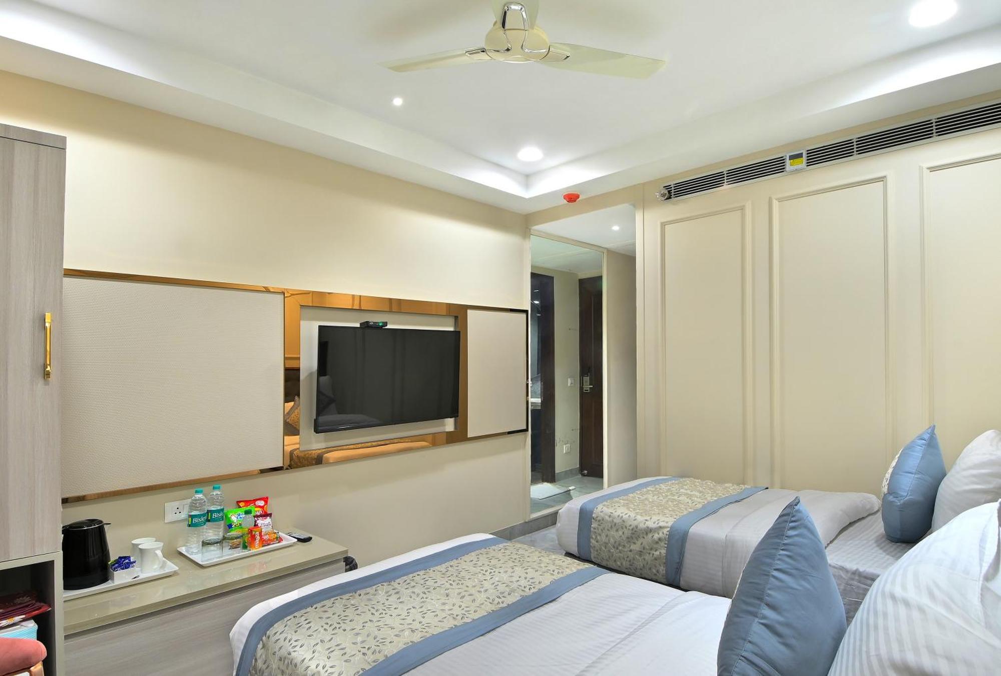 Hotel Sapphire House - 3 Mins Walk From Metro And 5 Mins From Rail Station 新德里 外观 照片