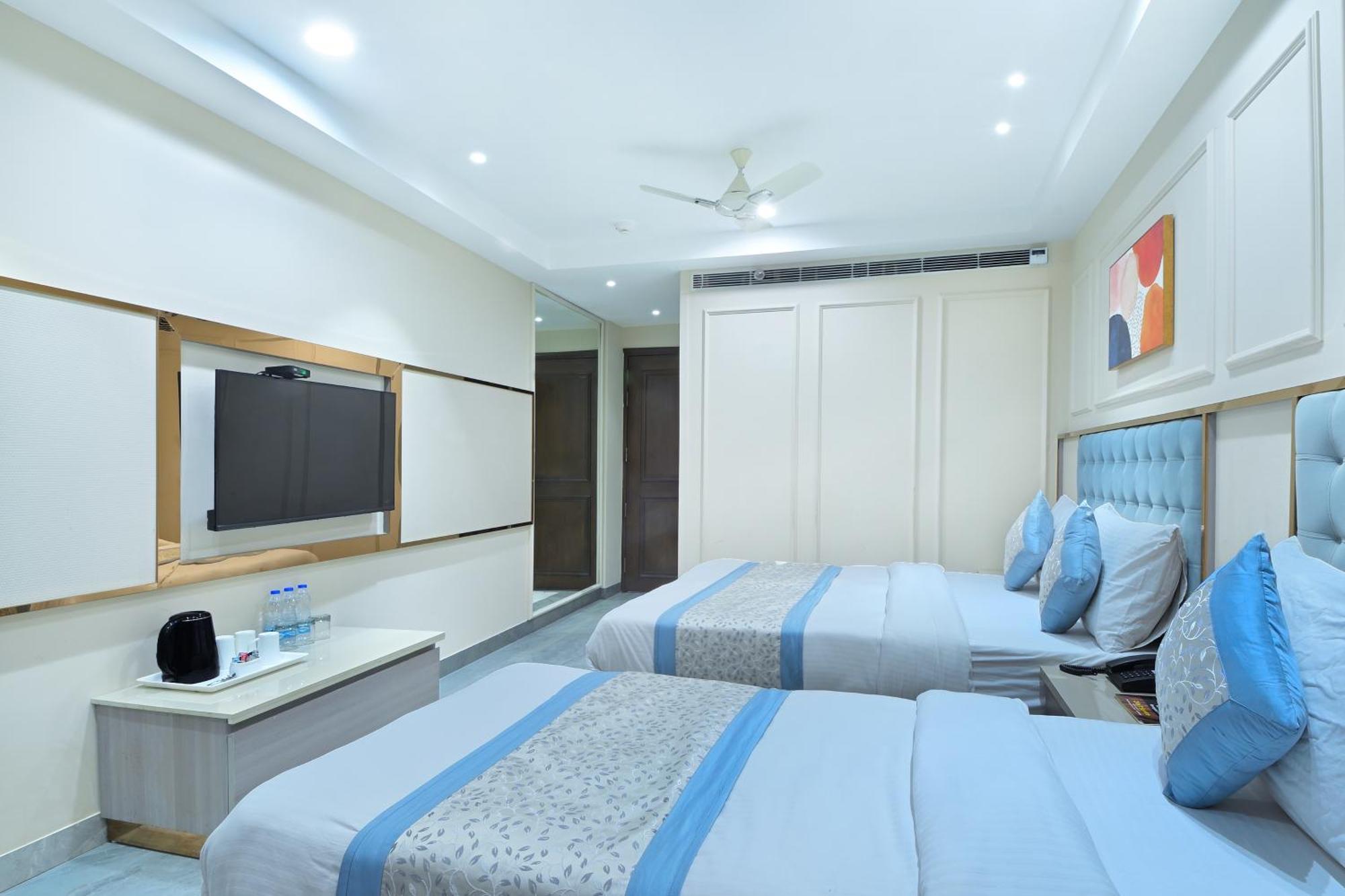 Hotel Sapphire House - 3 Mins Walk From Metro And 5 Mins From Rail Station 新德里 外观 照片