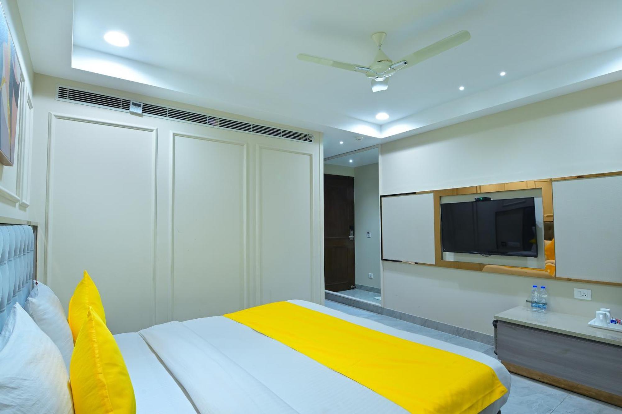 Hotel Sapphire House - 3 Mins Walk From Metro And 5 Mins From Rail Station 新德里 外观 照片