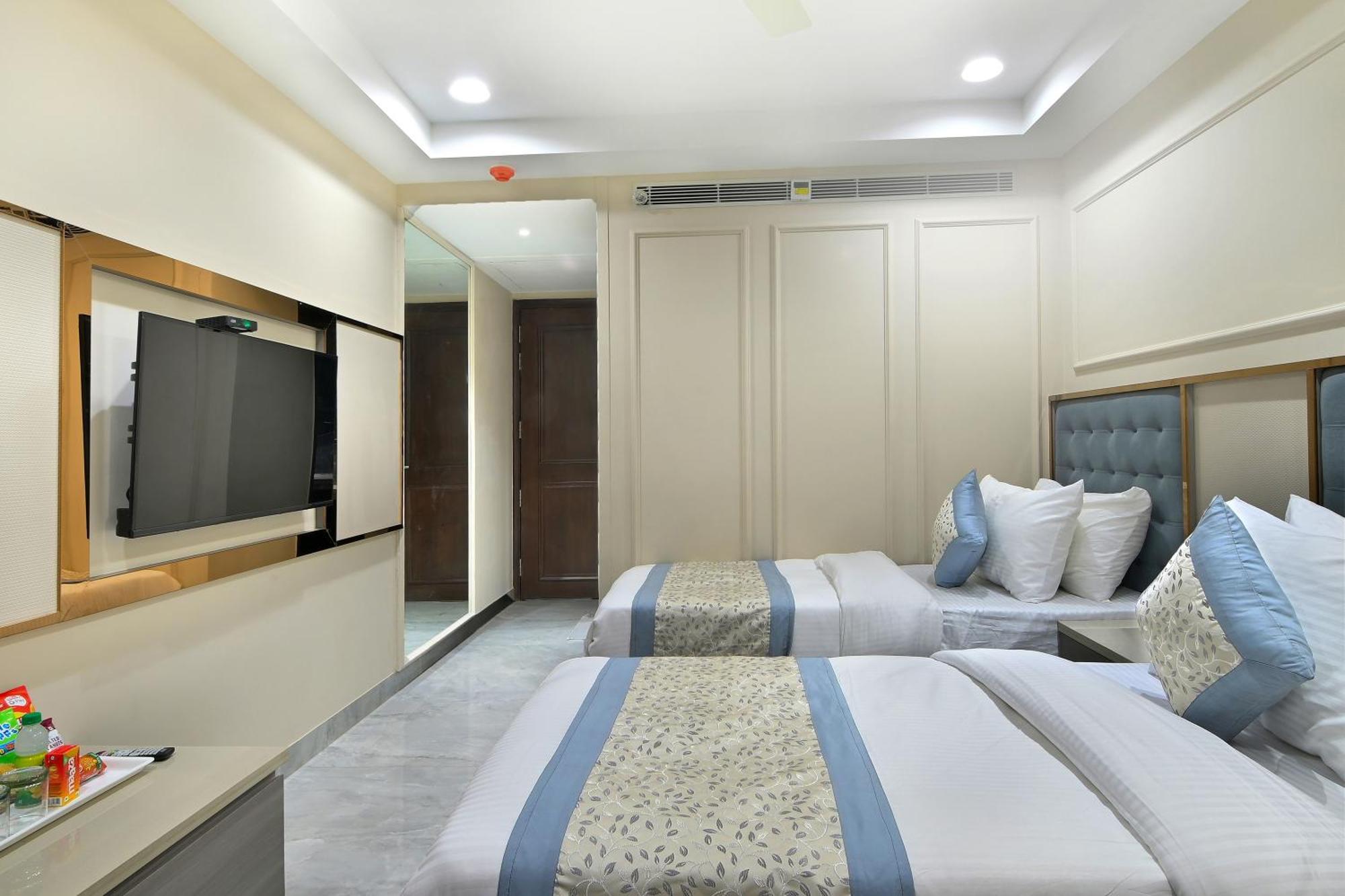 Hotel Sapphire House - 3 Mins Walk From Metro And 5 Mins From Rail Station 新德里 外观 照片