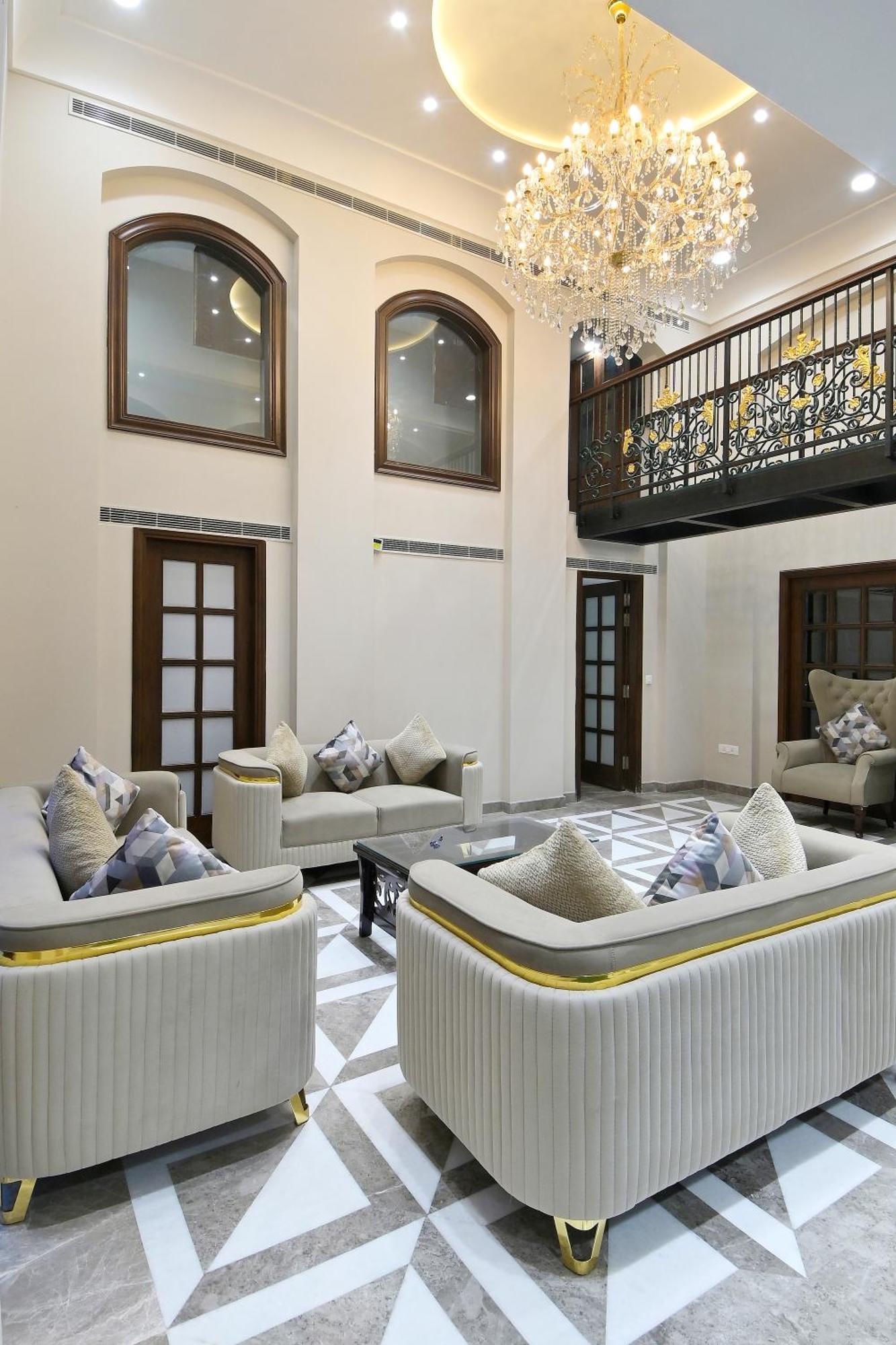 Hotel Sapphire House - 3 Mins Walk From Metro And 5 Mins From Rail Station 新德里 外观 照片