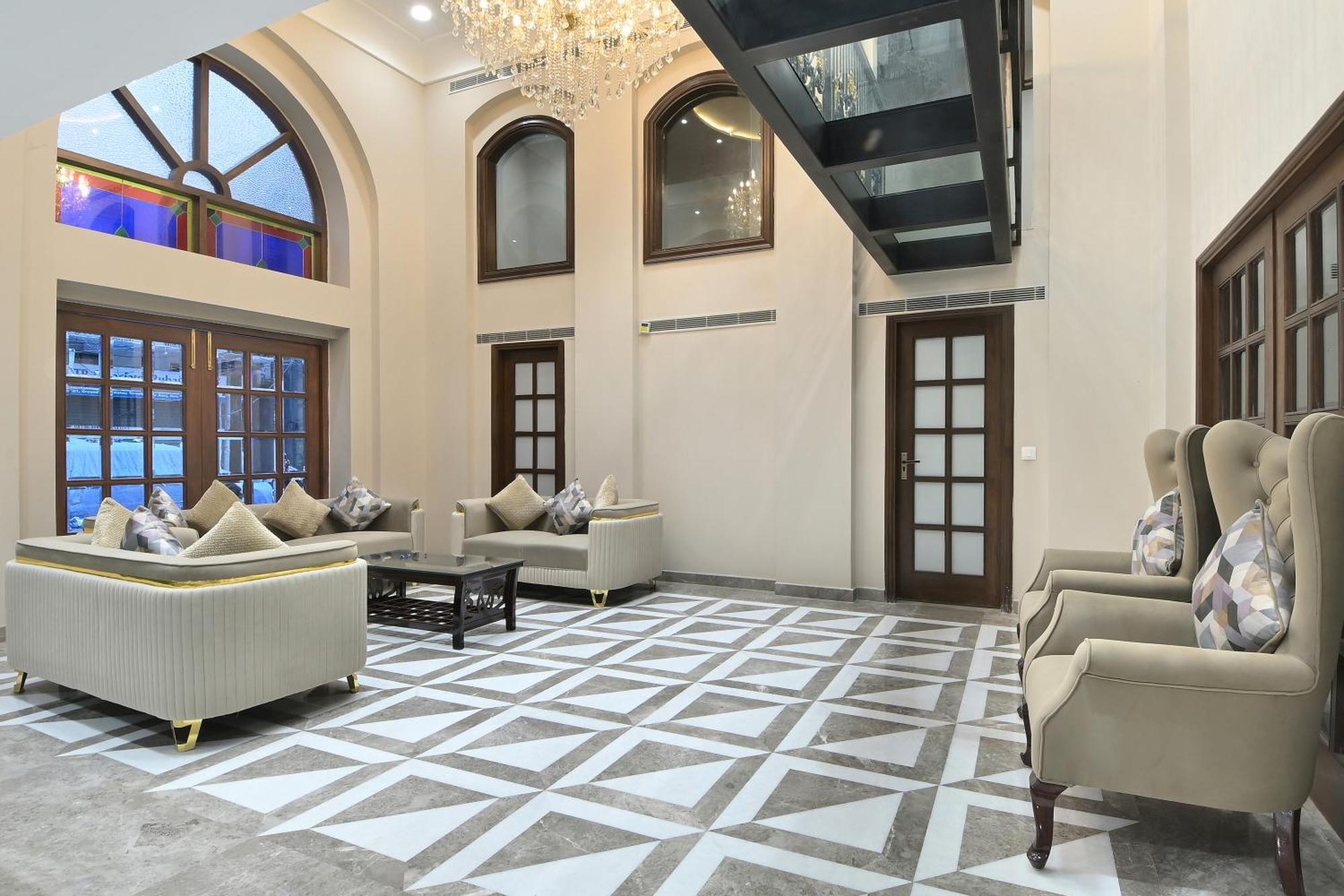 Hotel Sapphire House - 3 Mins Walk From Metro And 5 Mins From Rail Station 新德里 外观 照片